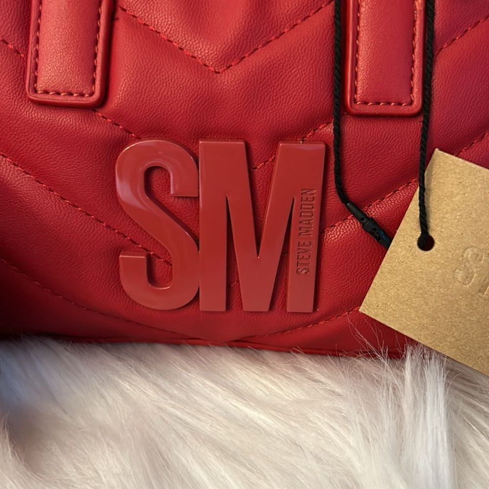 NWT Steve Madden (BARI) Crossbody Bag w/Airpod Case - Red - Picture 8 of 10